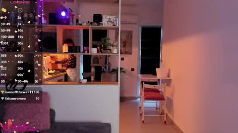 Snapshot of _alleyesonme chatting on February 23, 2025, 3:29 pm Mia online show from February 23, 2025, 3:29 pm