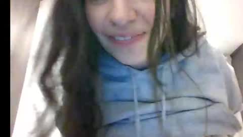 _alyson online show from November 10, 2025, 11:15 pm