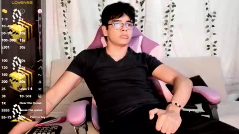 _an_drew18 online show from September 30, 2025, 9:42 pm