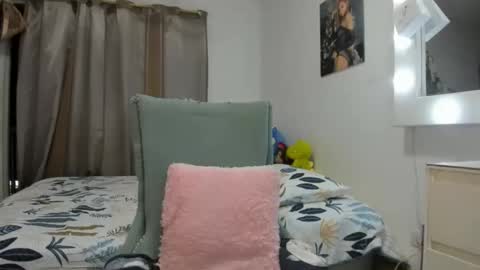 Analia online show from April 28, 2026, 2:27 am