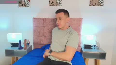 _andrewfalcon2 online show from January 16, 2025, 12:31 pm