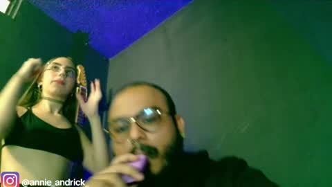 Annie Andrick online show from October 8, 2025, 1:42 pm