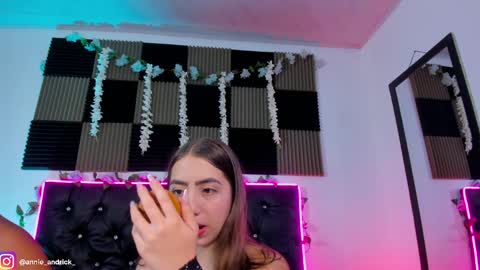 Annie Andrick online show from May 29, 2026, 11:19 am
