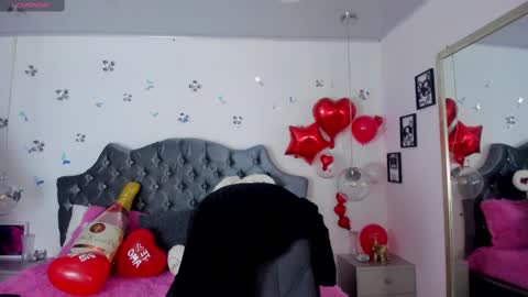 antonnela online show from February 22, 2025, 2:19 pm