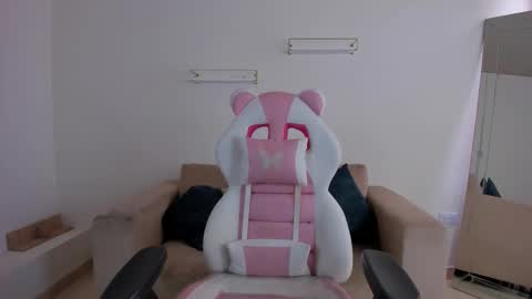    online show from November 15, 2025, 2:46 pm