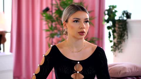 Snapshot of _arielle chatting on January 9, 2025, 9:16 am Arielle online show from January 9, 2025, 9:16 am