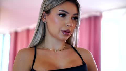 Snapshot of _arielle chatting on January 14, 2025, 11:53 am Arielle online show from January 14, 2025, 11:53 am