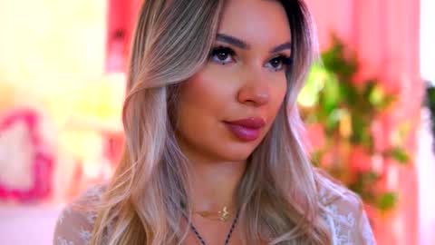 Snapshot of _arielle chatting on October 11, 2025, 9:19 am Arielle online show from October 11, 2025, 9:19 am