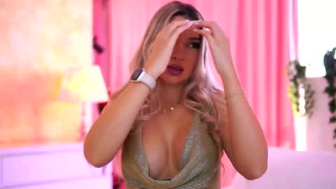 Snapshot of _arielle chatting on January 9, 2026, 8:39 am Arielle online show from January 9, 2026, 8:39 am