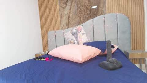 Arlet online show from December 4, 2025, 3:05 am