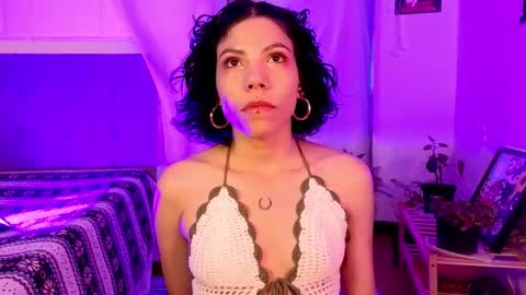 Lola online show from February 15, 2026, 10:50 pm