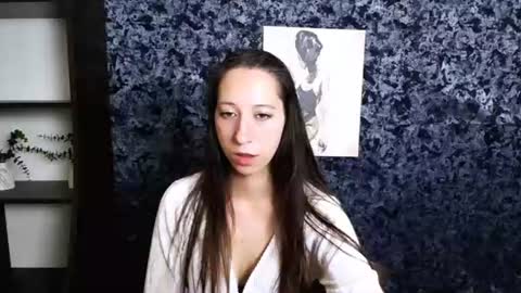 Snapshot of _astraia_ chatting on July 3, 2026, 7:37 am _astraia_ online show from July 3, 2026, 7:37 am