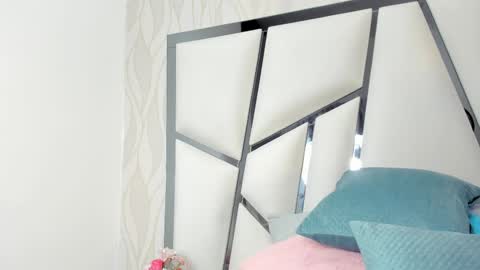 Snapshot of _aurora18 chatting on February 21, 2026, 3:18 am Aura online show from February 21, 2026, 3:18 am