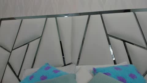 Snapshot of _aurora18 chatting on April 13, 2026, 3:12 am Aura online show from April 13, 2026, 3:12 am