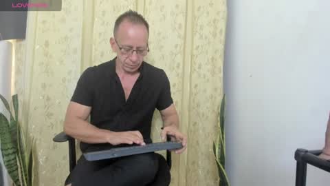 Snapshot of _axelking1_ chatting on July 2, 2026, 11:38 am Axel online show from July 2, 2026, 11:38 am