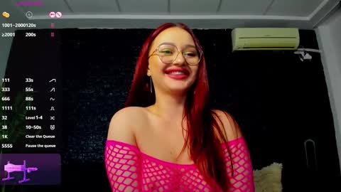 Snapshot of _beatricee_ chatting on November 28, 2025, 8:44 pm Beatrice online show from November 28, 2025, 8:44 pm