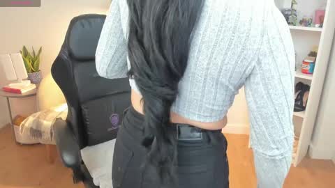 Bella Evans online show from March 27, 2026, 5:57 am