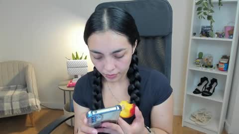 Snapshot of _bellaevans_ chatting on May 25, 2026, 4:51 am Bella Evans online show from May 25, 2026, 4:51 am