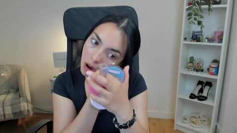 Snapshot of _bellaevans_ chatting on May 29, 2026, 4:32 am Bella Evans online show from May 29, 2026, 4:32 am