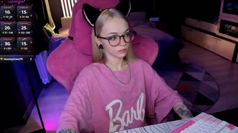 Snapshot of _black_fox__ chatting on April 26, 2026, 11:46 pm Olivia Subscribe to my Fansly - online show from April 26, 2026, 11:46 pm