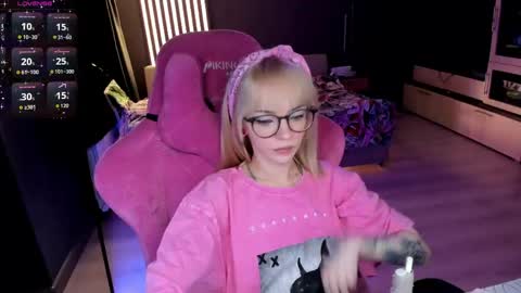 Snapshot of _black_fox__ chatting on May 13, 2026, 10:27 pm Olivia Subscribe to my Fansly - online show from May 13, 2026, 10:27 pm