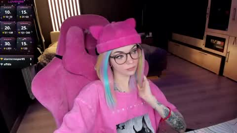 Snapshot of _black_fox__ chatting on May 30, 2026, 12:41 am Olivia Subscribe to my Fansly - online show from May 30, 2026, 12:41 am