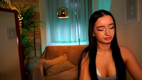 Pearl online show from April 21, 2026, 4:34 pm