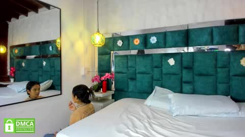 _bonnyandclyde online show from January 13, 2026, 12:43 pm