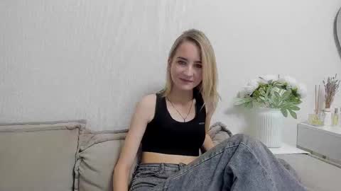   online show from December 4, 2025, 7:55 pm