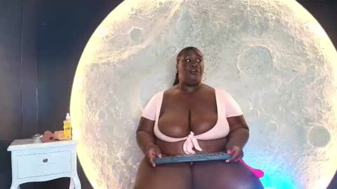 Caro. online show from October 9, 2025, 7:34 pm