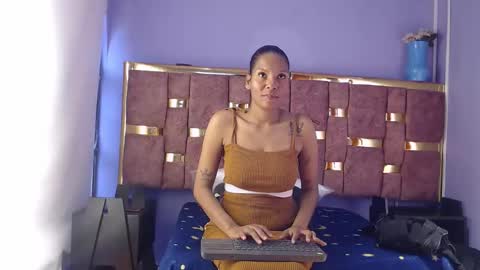 Caroline online show from November 28, 2025, 12:08 pm