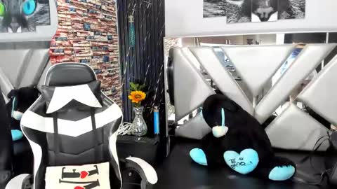 Snapshot of _casandra11 chatting on February 17, 2025, 12:10 am _casandra11 online show from February 17, 2025, 12:10 am