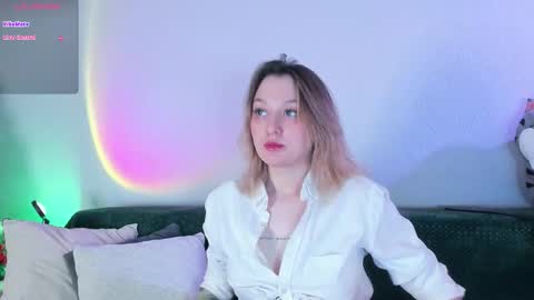 Christina Chris online show from December 22, 2025, 3:47 am