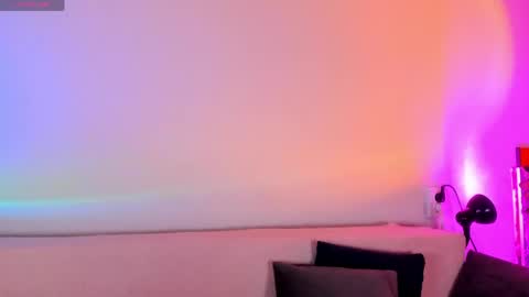 Christina Chris online show from April 16, 2026, 8:04 am