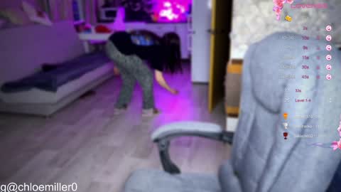 _chloe_miller_ online show from February 3, 2025, 10:43 pm