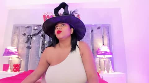 _ciara_benet_ online show from October 18, 2025, 12:06 pm