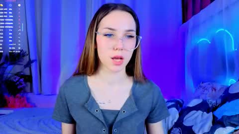 Cindy . online show from November 21, 2025, 6:12 am