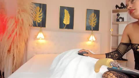 _cinnamon_star online show from February 28, 2026, 12:17 pm