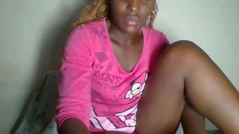 Snapshot of _clara01 chatting on February 14, 2025, 2:39 am clara online show from February 14, 2025, 2:39 am