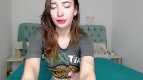 _cotton_candyy online show from December 17, 2025, 9:48 am