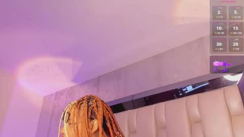     online show from November 12, 2025, 10:20 pm