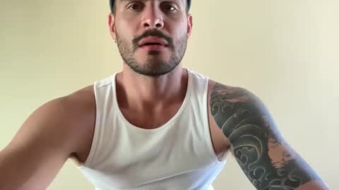 Snapshot of _dantecross_ chatting on September 25, 2025, 3:54 am _dantecross_ online show from September 25, 2025, 3:54 am