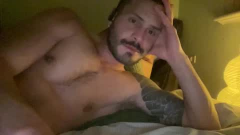 Snapshot of _dantecross_ chatting on October 1, 2025, 4:02 pm _dantecross_ online show from October 1, 2025, 4:02 pm