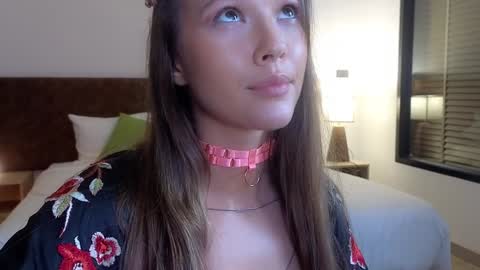 DemiDee online show from November 10, 2025, 12:04 pm