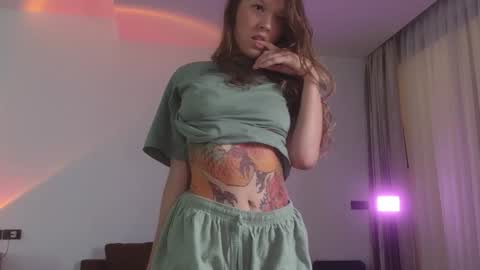 DemiDee online show from November 20, 2025, 12:49 pm