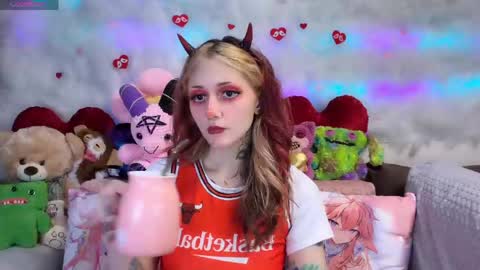 Kate online show from April 22, 2026, 6:42 pm