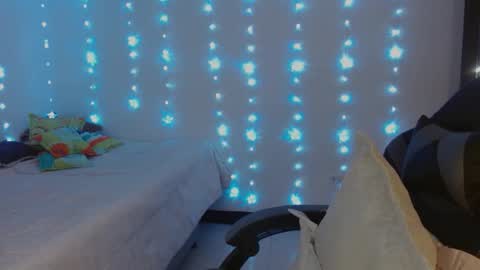 Diana online show from November 21, 2025, 10:41 pm