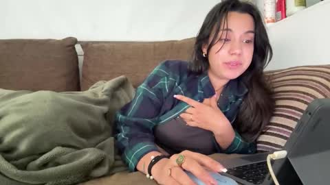 Snapshot of _elena_barra chatting on October 26, 2025, 10:21 am  elena barra online show from October 26, 2025, 10:21 am