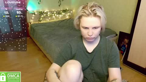 Snapshot of _elven_dreams__ chatting on December 16, 2024, 9:03 am chloue and Gretta online show from December 16, 2024, 9:03 am