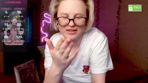 Snapshot of _elven_dreams__ chatting on February 9, 2025, 9:49 pm chloue and Gretta online show from February 9, 2025, 9:49 pm